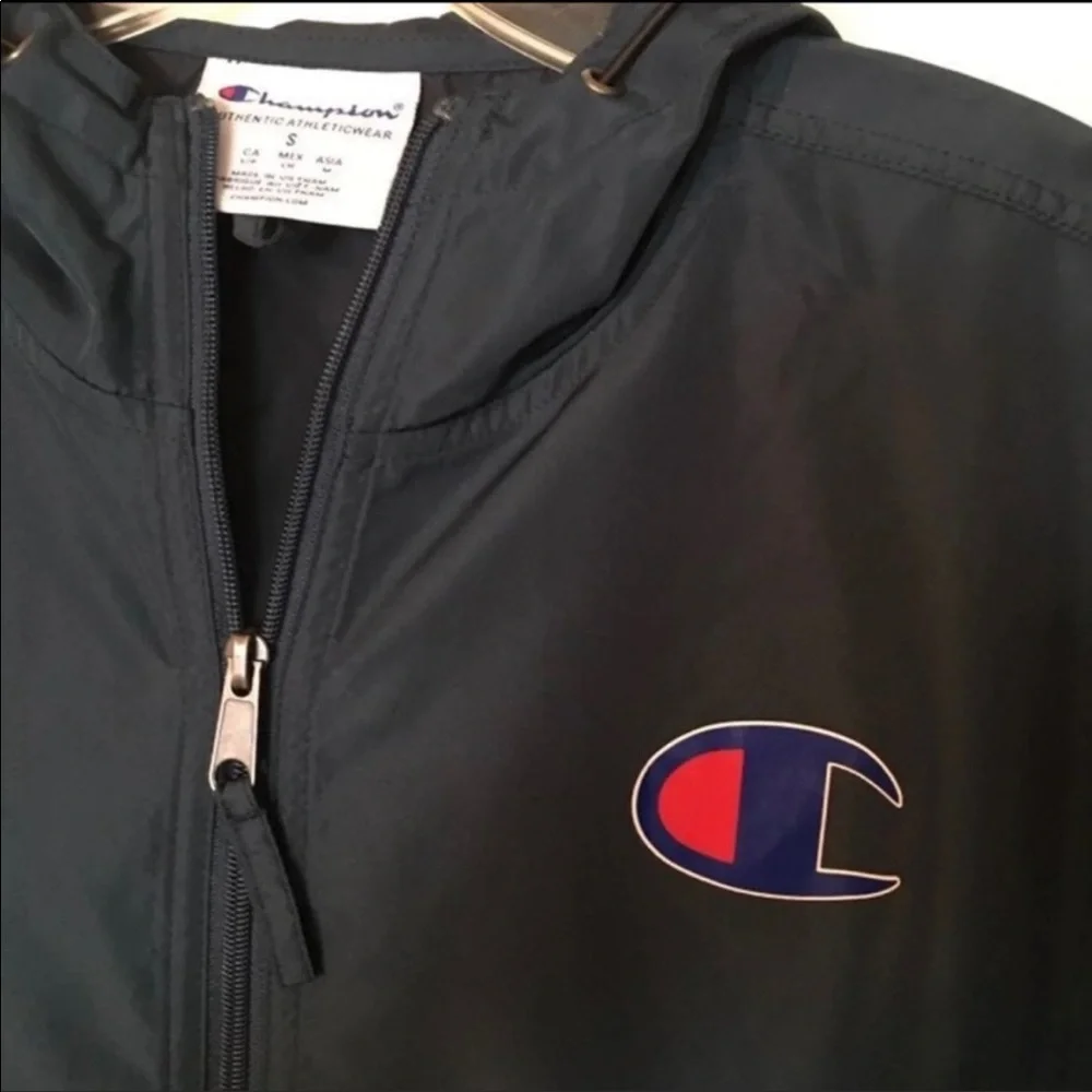 Men’s Champion Packable pull over jacket - Picture 4 of 8